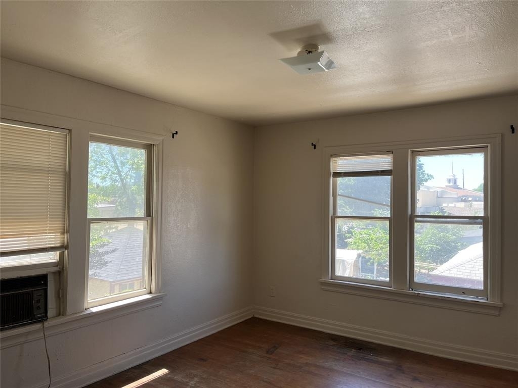1802 Exchange Avenue - Photo 13