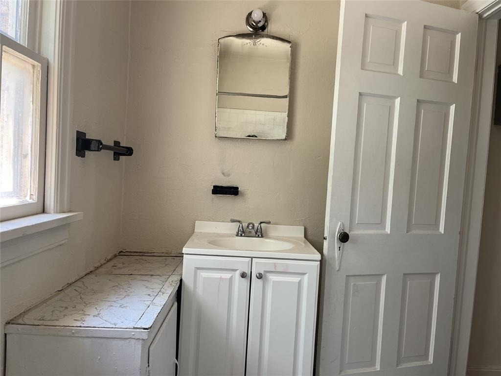 1802 Exchange Avenue - Photo 11