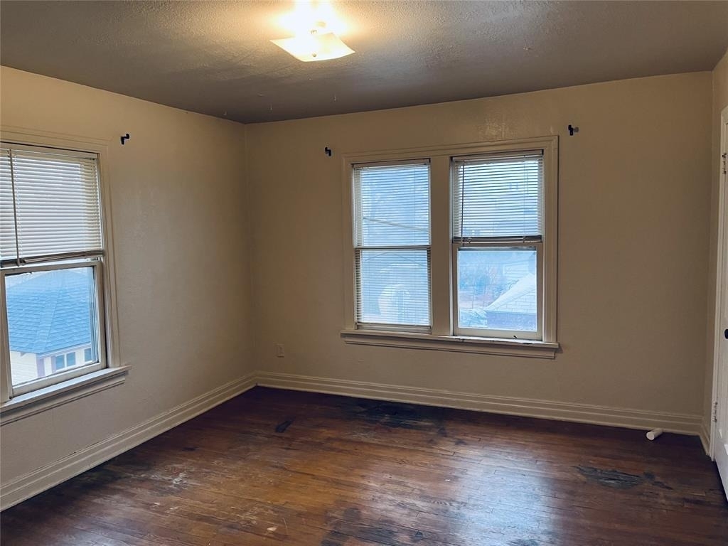 1802 Exchange Avenue - Photo 7