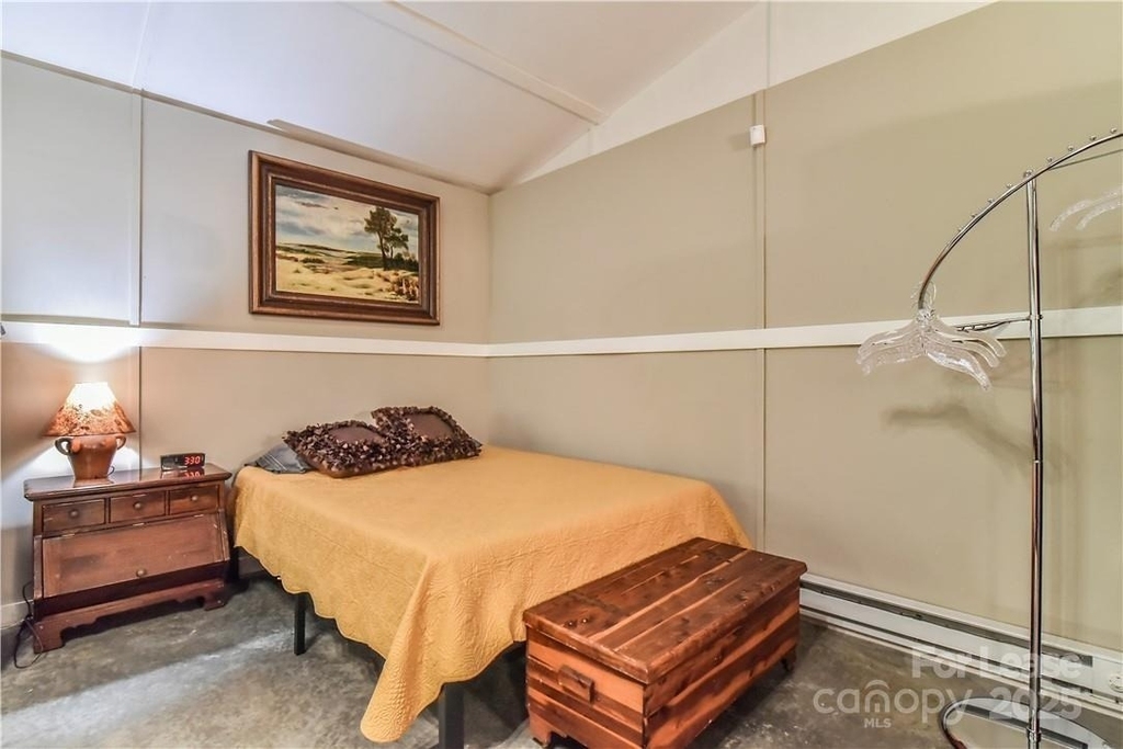 543 College Street - Photo 8