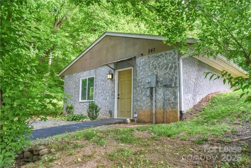 543 College Street - Photo 16
