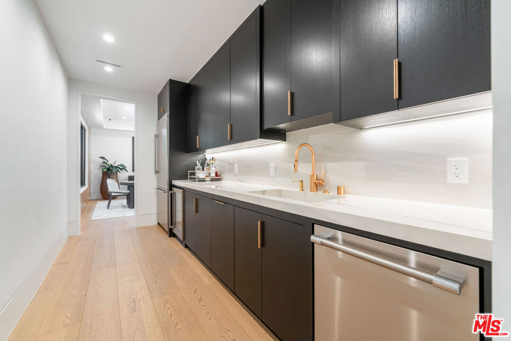 17228 Otsego Street - Photo 20