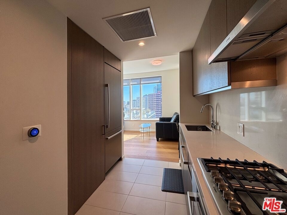 889 S Francisco St Street - Photo 4