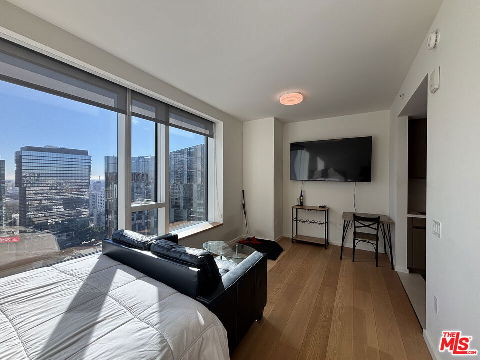889 S Francisco St Street - Photo 0