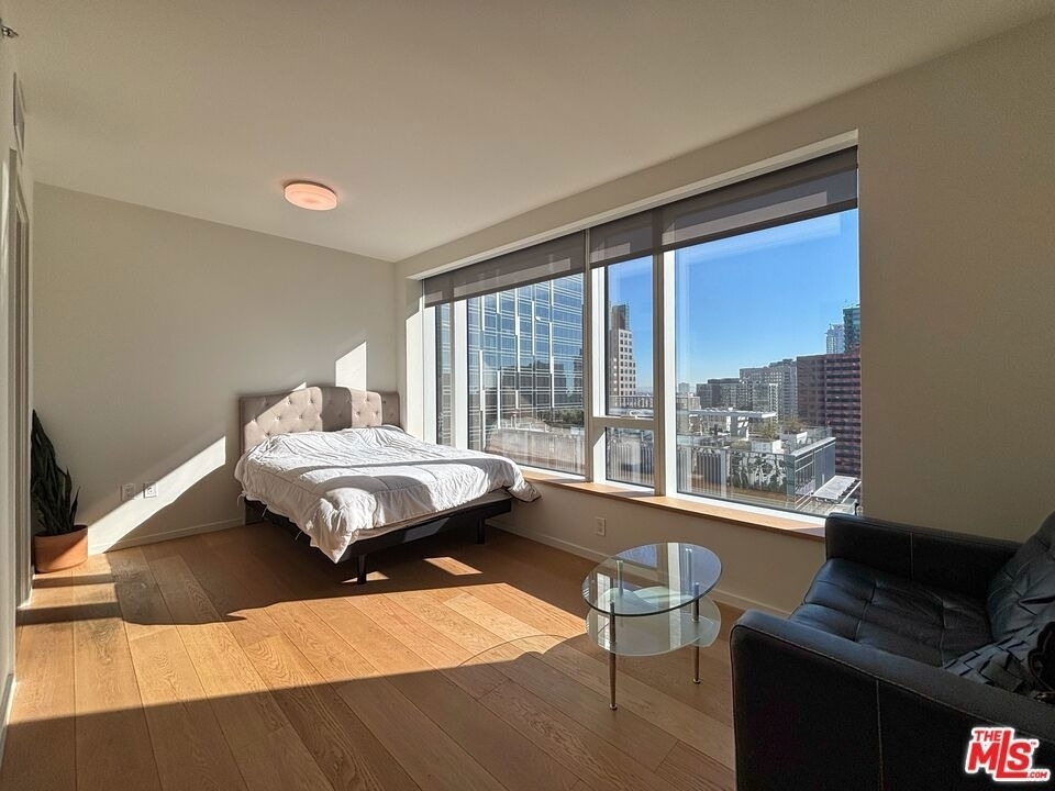 889 S Francisco St Street - Photo 1