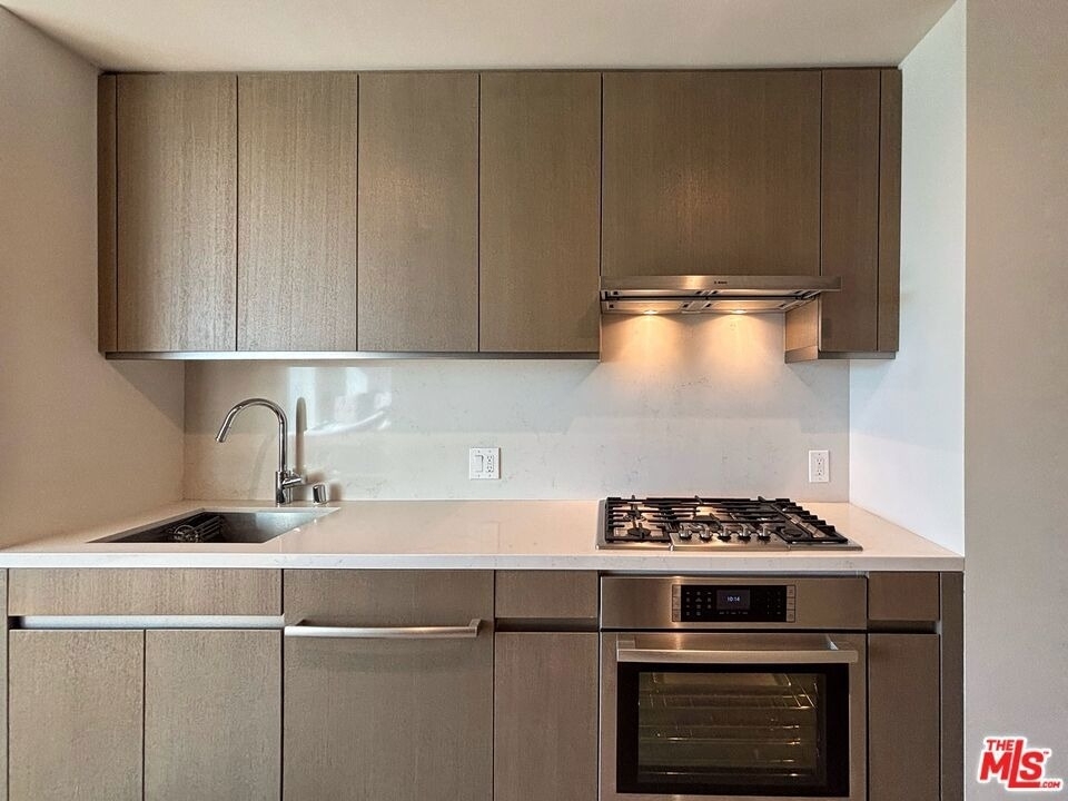889 S Francisco St Street - Photo 3
