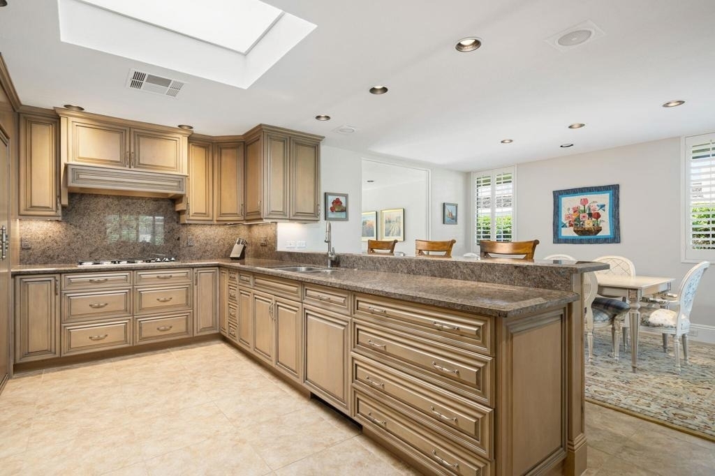 6 Oxford Court - Photo 9