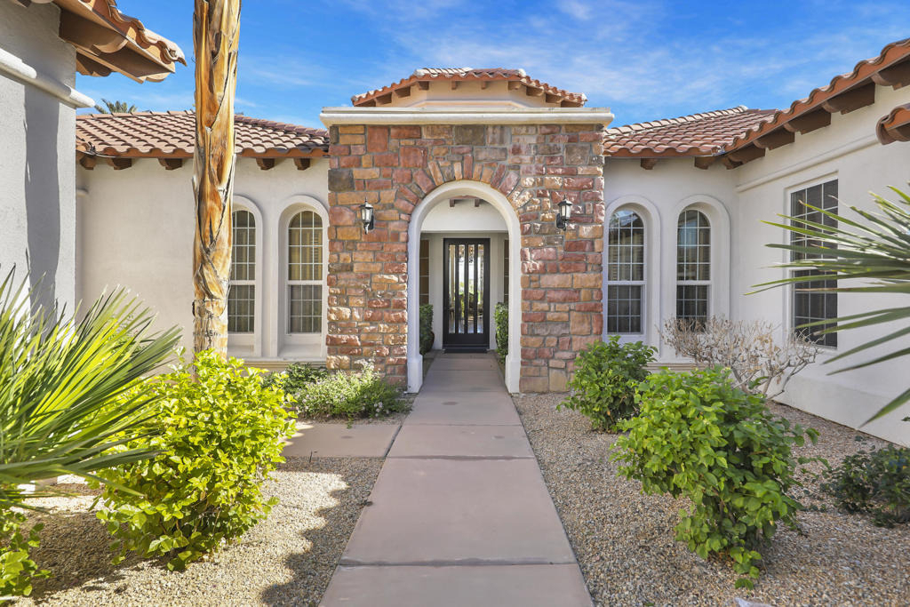 51016 Marbella Court - Photo 2