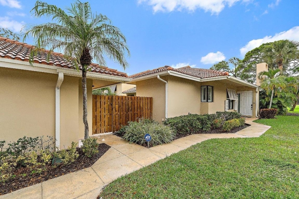 150 Old Meadow Way - Photo 1