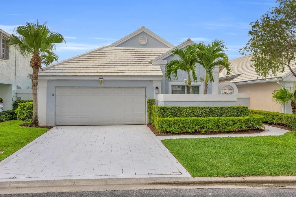 39 Dorchester Circle - Photo 0