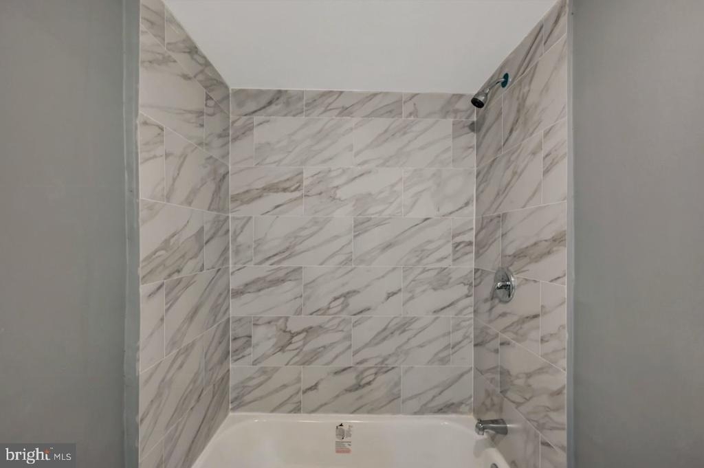 128a E Broad Street - Photo 32
