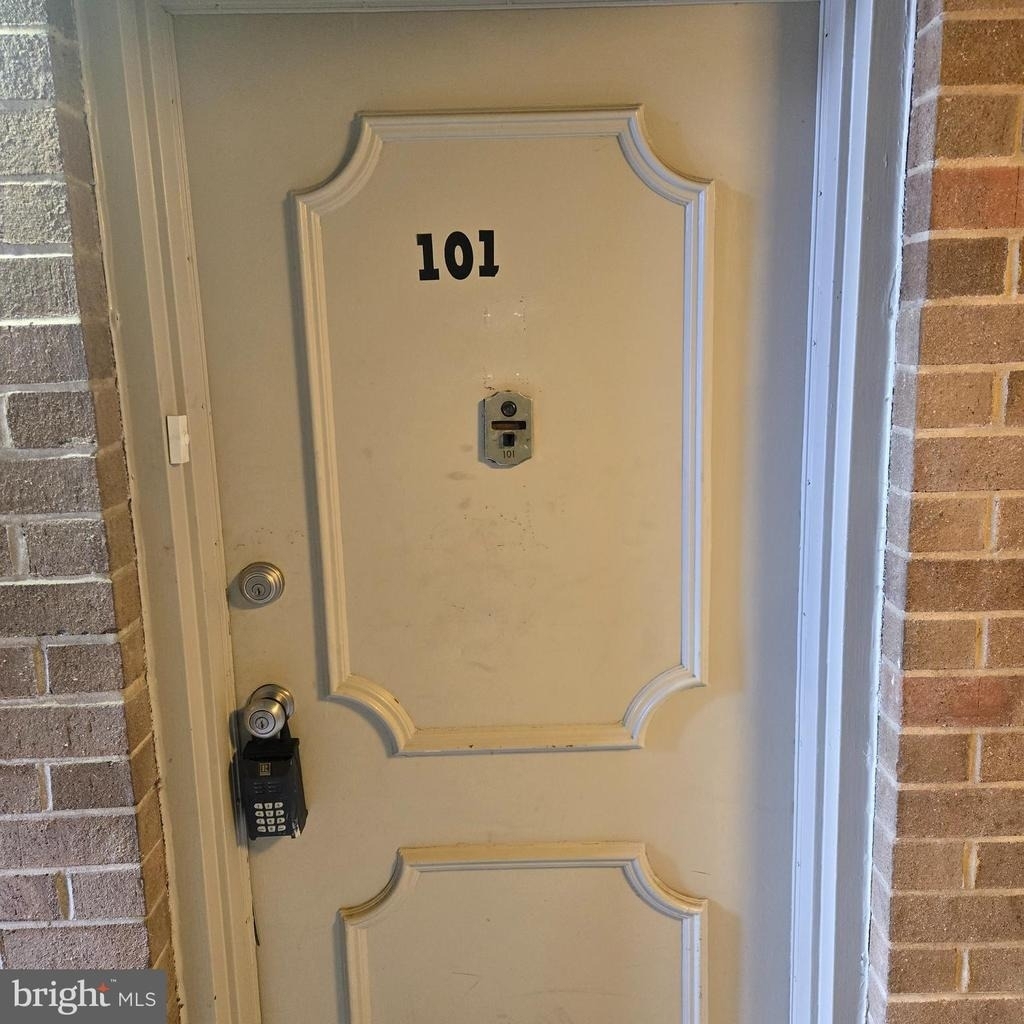 19319 Club House Road - Photo 1
