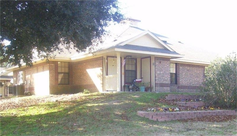 101 Seniors Avenue - Photo 2