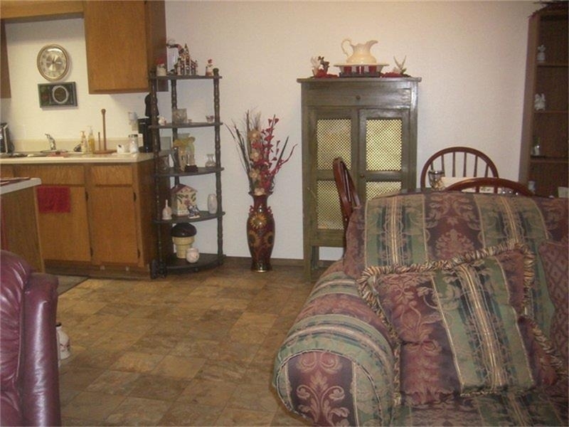 101 Seniors Avenue - Photo 7