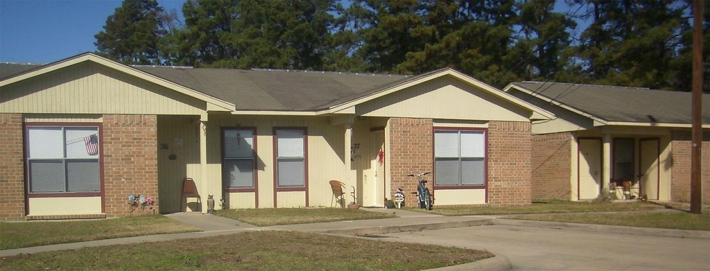 101 Seniors Avenue - Photo 0