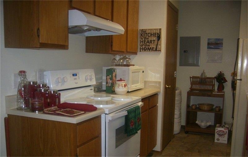 101 Seniors Avenue - Photo 11