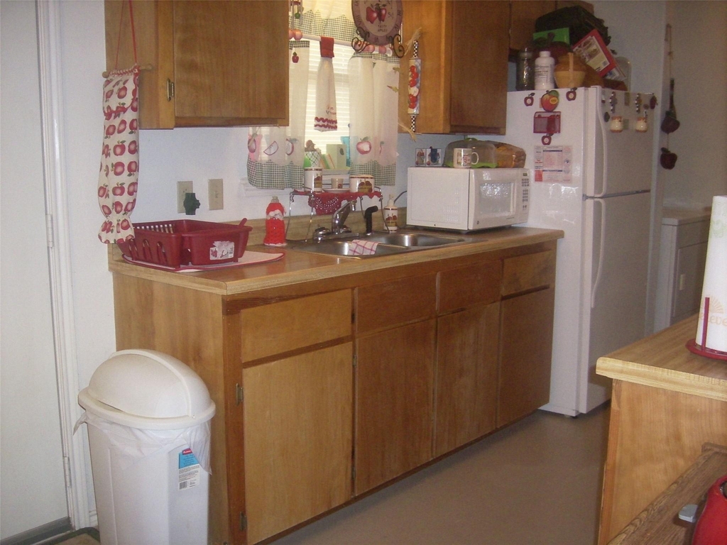 101 Seniors Avenue - Photo 13