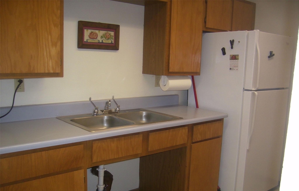 101 Seniors Avenue - Photo 12