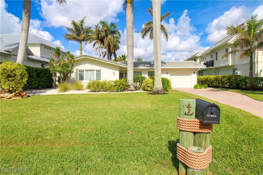 1353 Pelican Avenue - Photo 1
