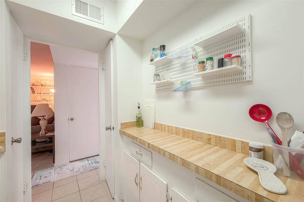 2201 Fountain View Drive - Photo 19