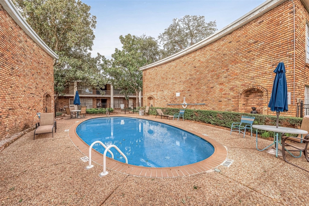 2201 Fountain View Drive - Photo 27