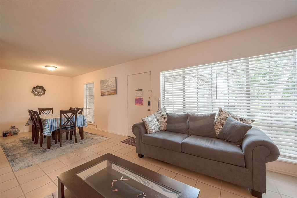 2201 Fountain View Drive - Photo 10