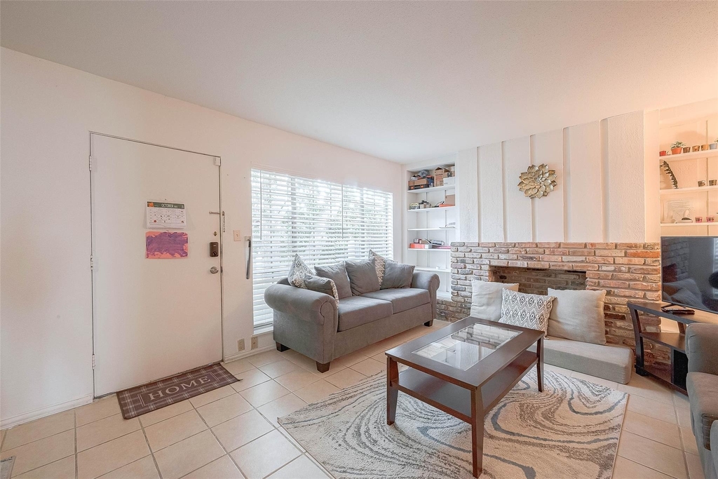 2201 Fountain View Drive - Photo 8