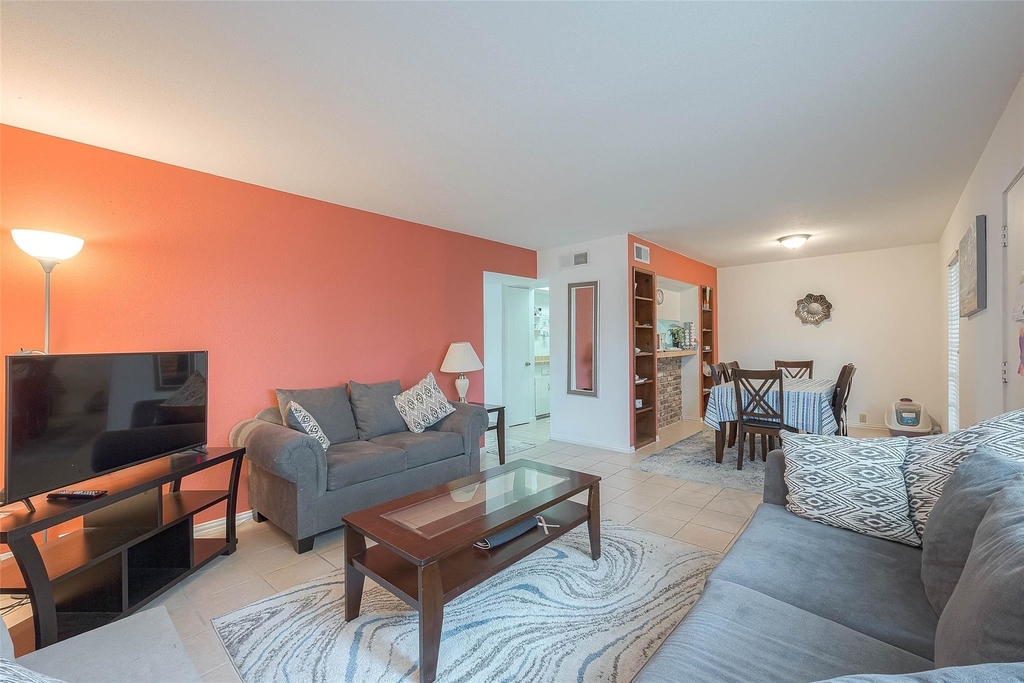 2201 Fountain View Drive - Photo 11