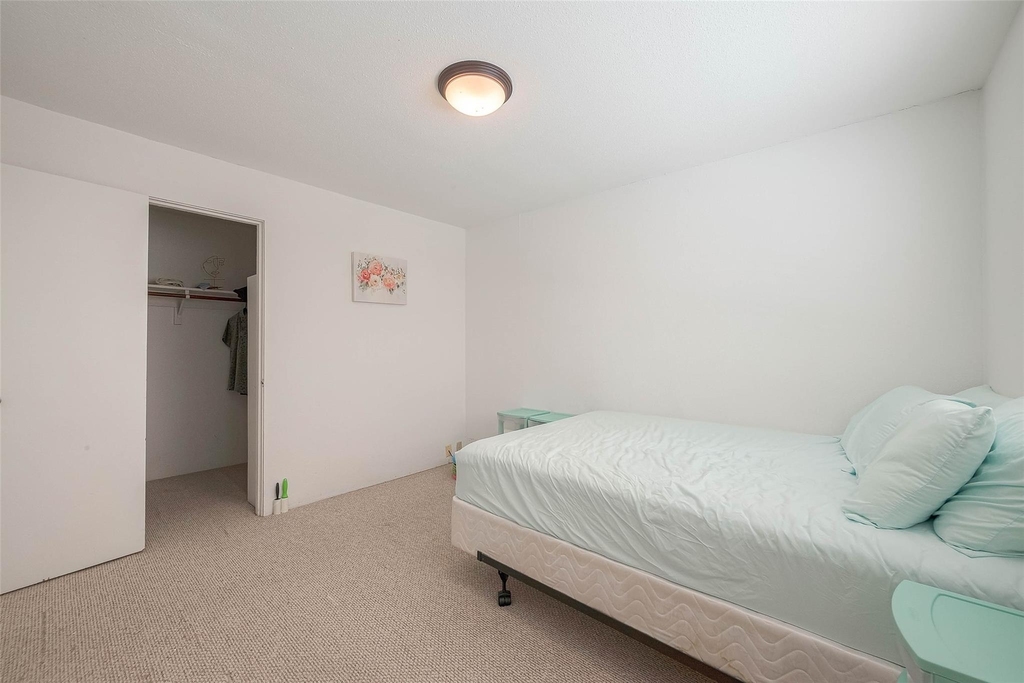 2201 Fountain View Drive - Photo 25