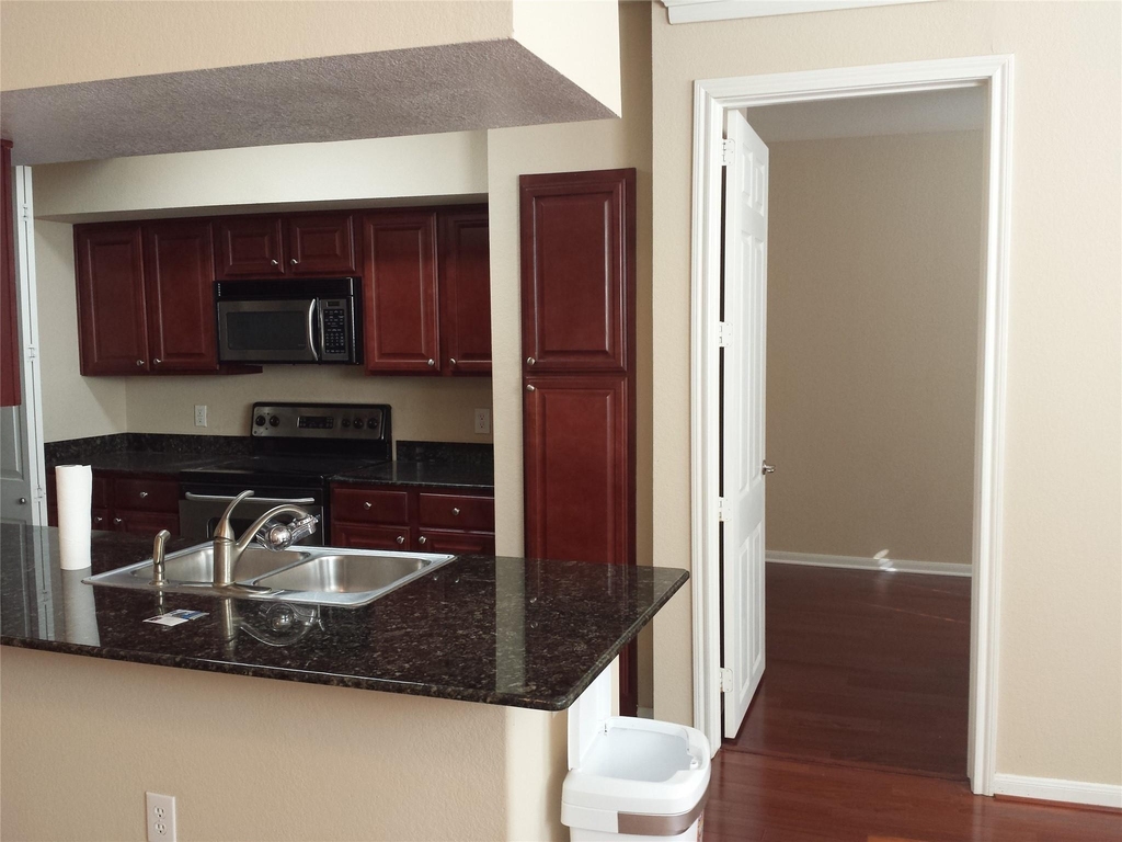 7575 Kirby Drive - Photo 2