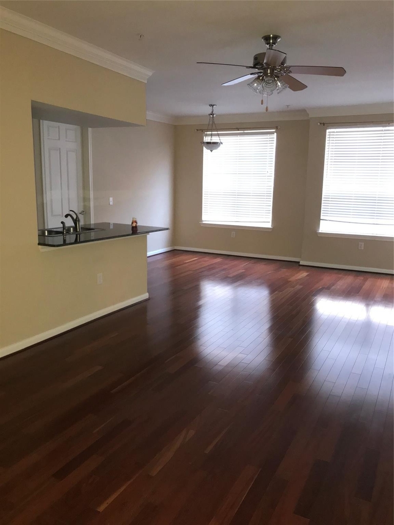 7575 Kirby Drive - Photo 4
