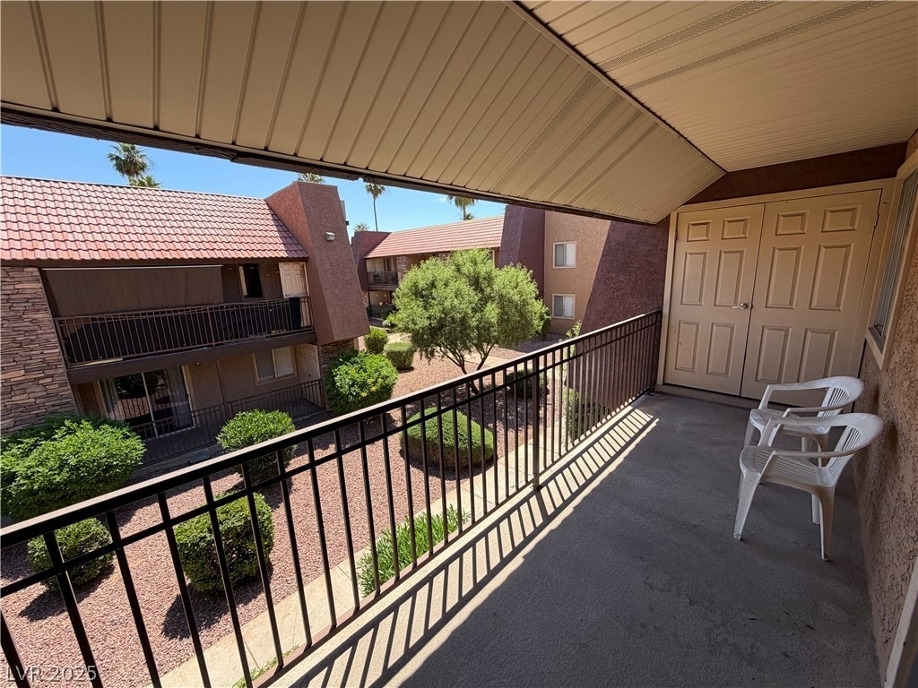 4961 River Glen Drive - Photo 8