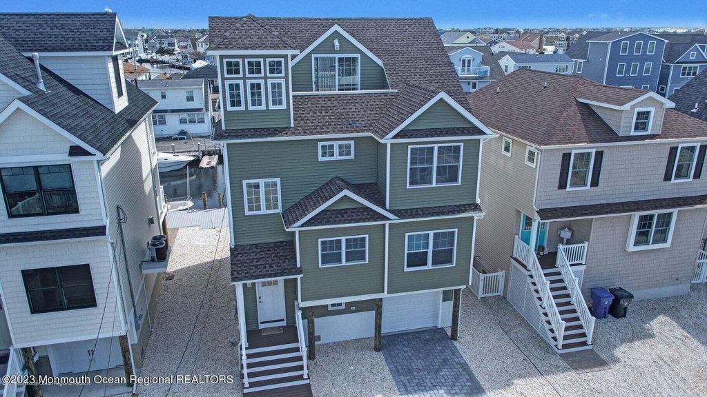 411 Harding Avenue - Photo 2