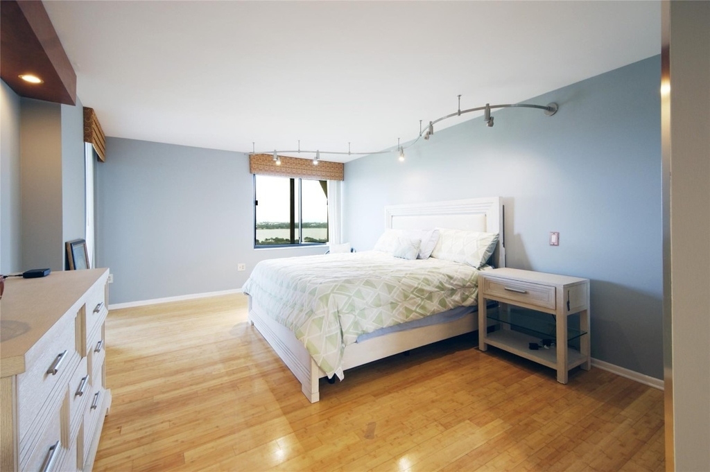 2480 Presidential Way - Photo 17