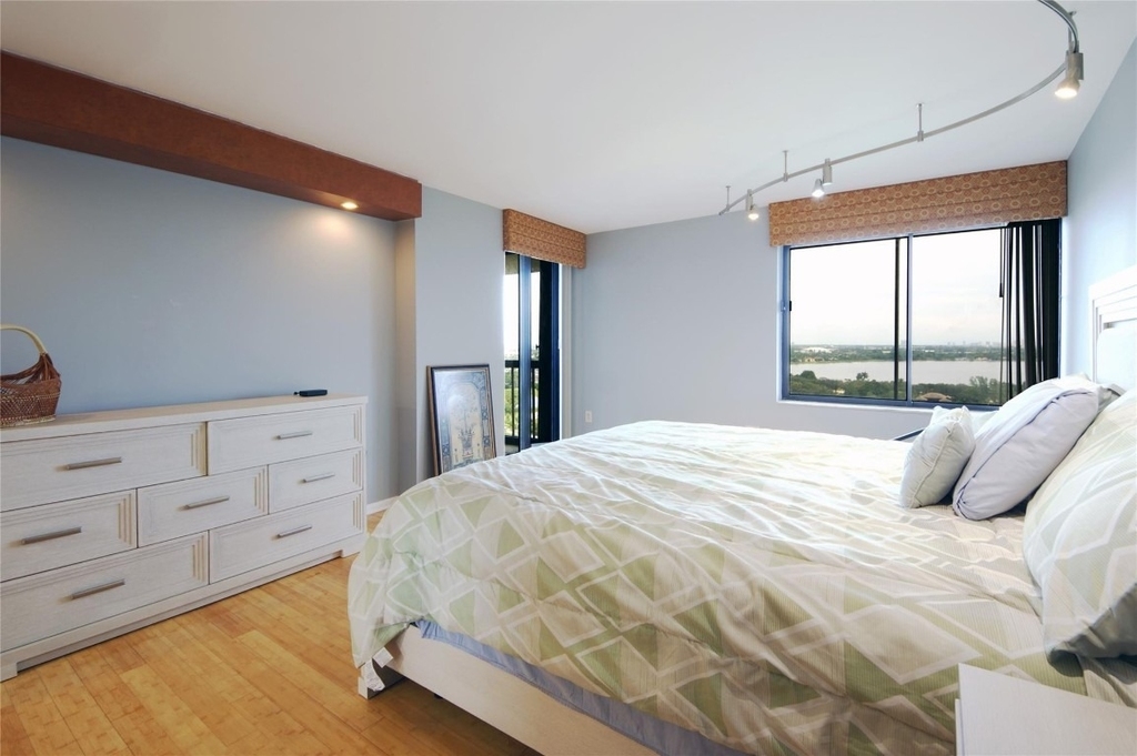 2480 Presidential Way - Photo 18