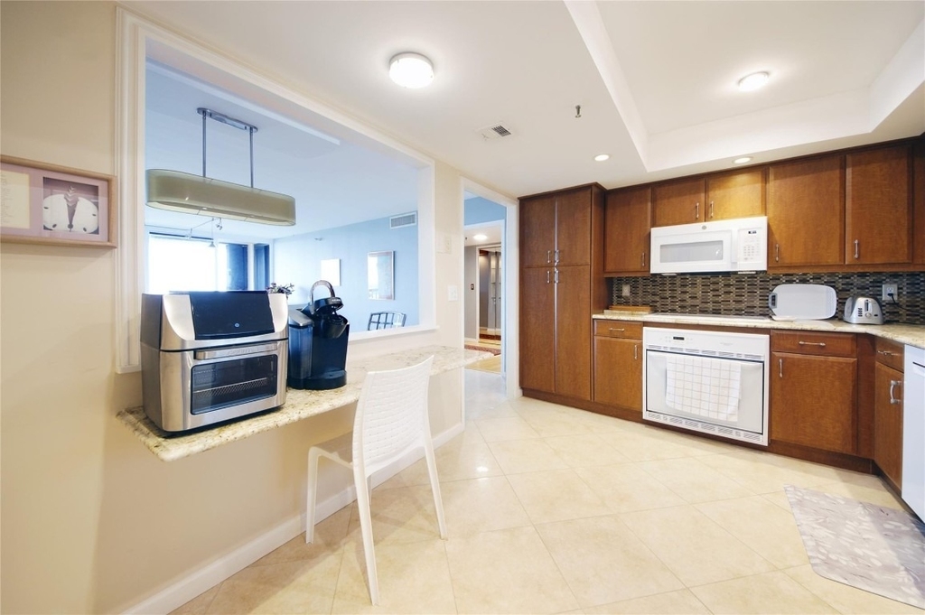 2480 Presidential Way - Photo 14