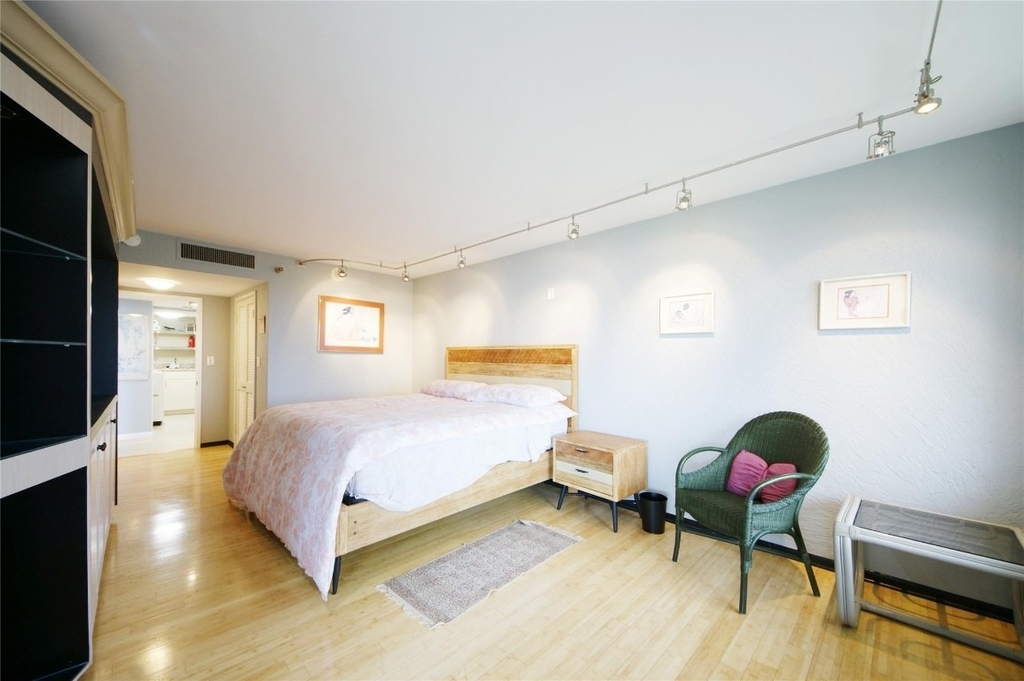 2480 Presidential Way - Photo 26