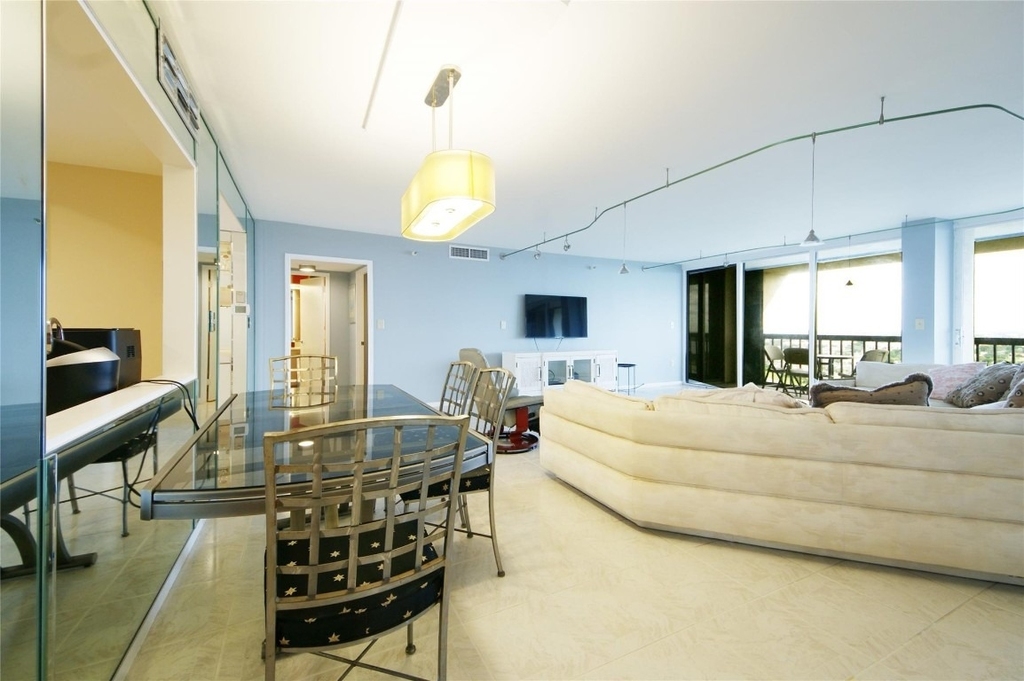 2480 Presidential Way - Photo 5