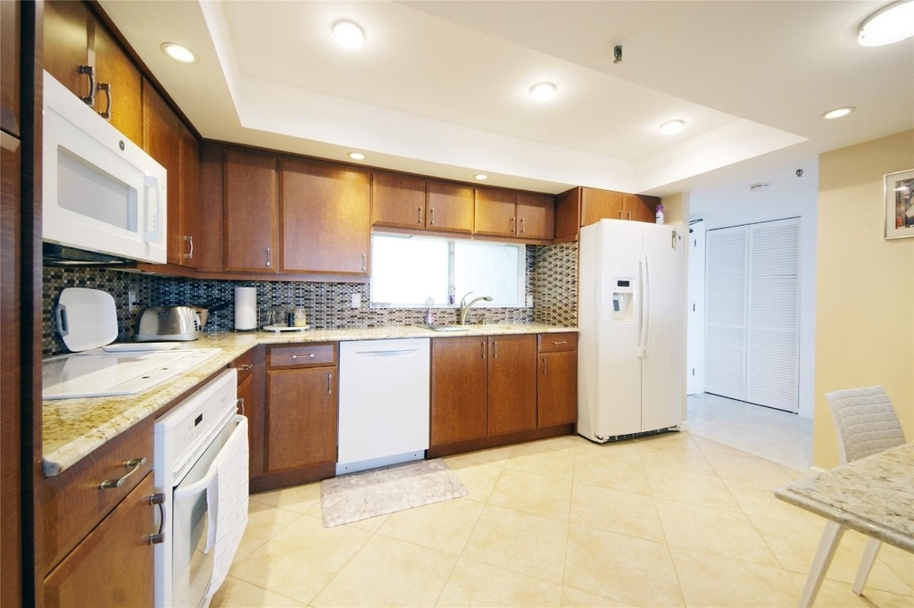 2480 Presidential Way - Photo 15