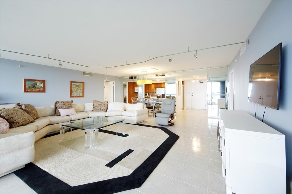 2480 Presidential Way - Photo 7
