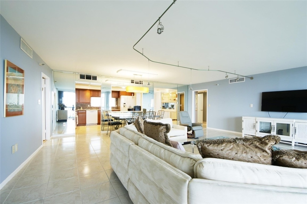 2480 Presidential Way - Photo 9