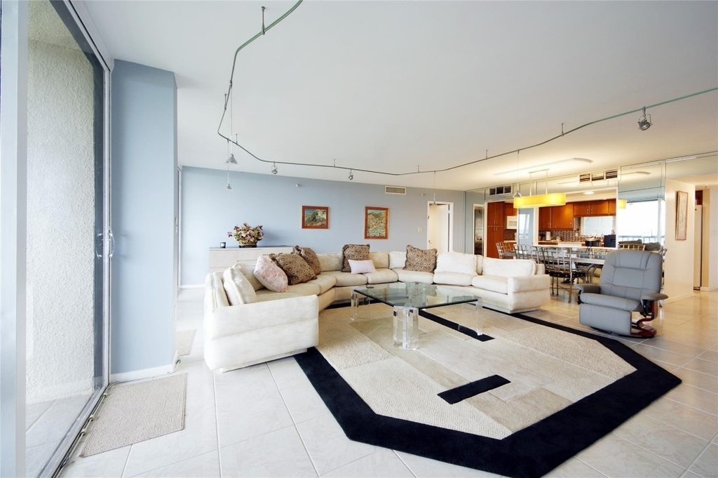 2480 Presidential Way - Photo 8