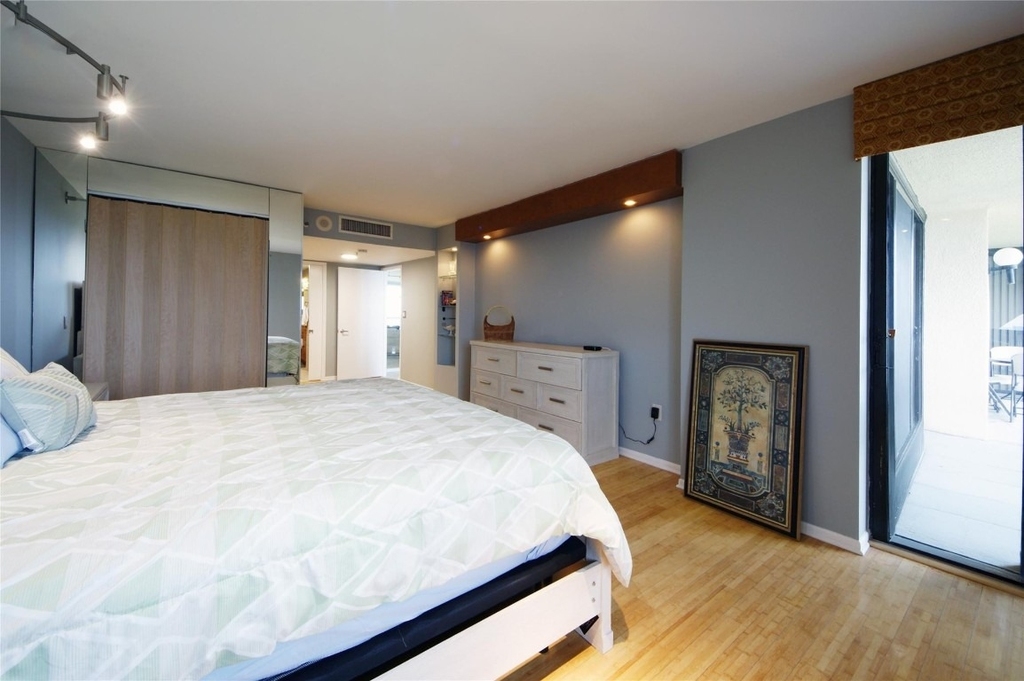 2480 Presidential Way - Photo 20