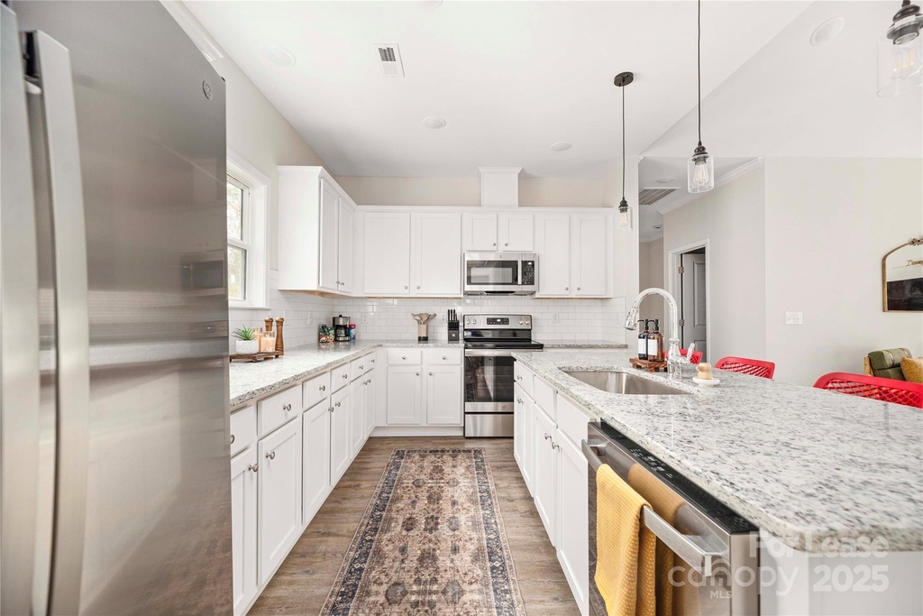 107 Robinson Street - Photo 33