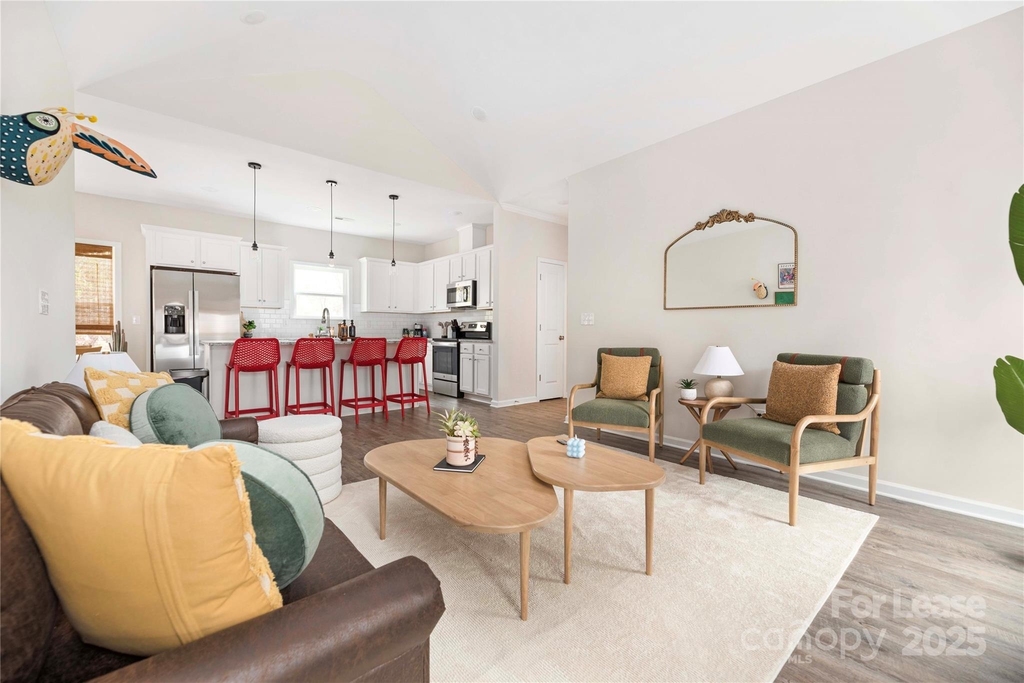 107 Robinson Street - Photo 3