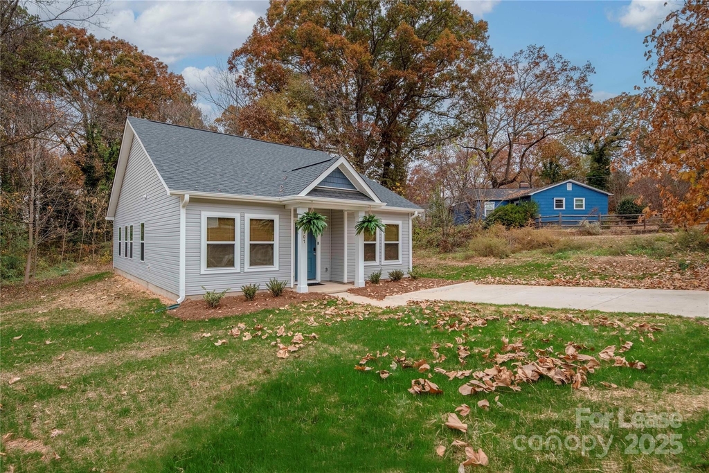 107 Robinson Street - Photo 1