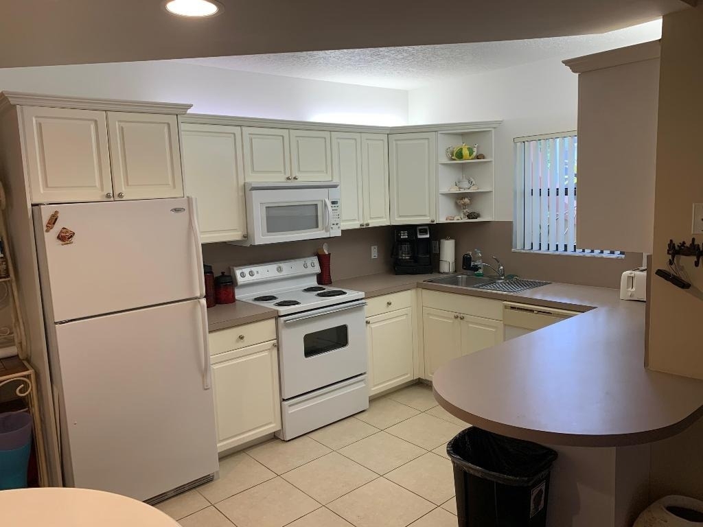 49 Uno Lago Drive - Photo 3
