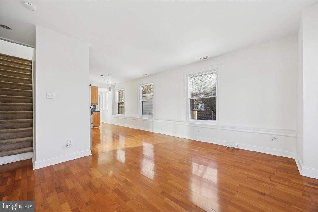 5449 Ridge Avenue - Photo 3