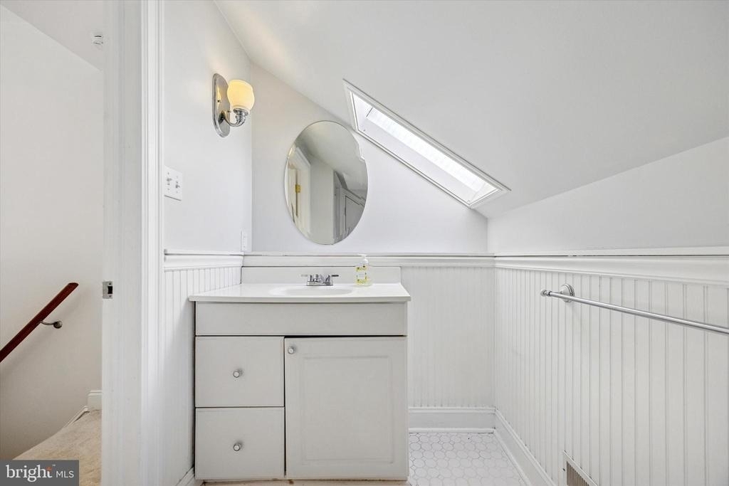 5449 Ridge Avenue - Photo 9