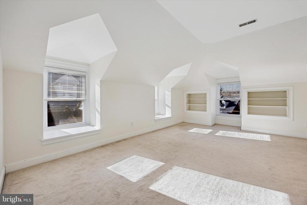 5449 Ridge Avenue - Photo 6